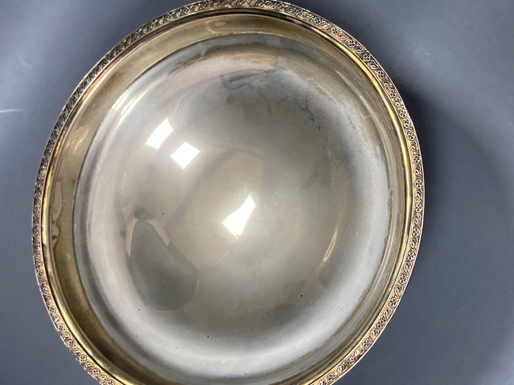 A George V silver pedestal fruit bowl, Birmingham, 1935, 21.7cm, 11oz.
